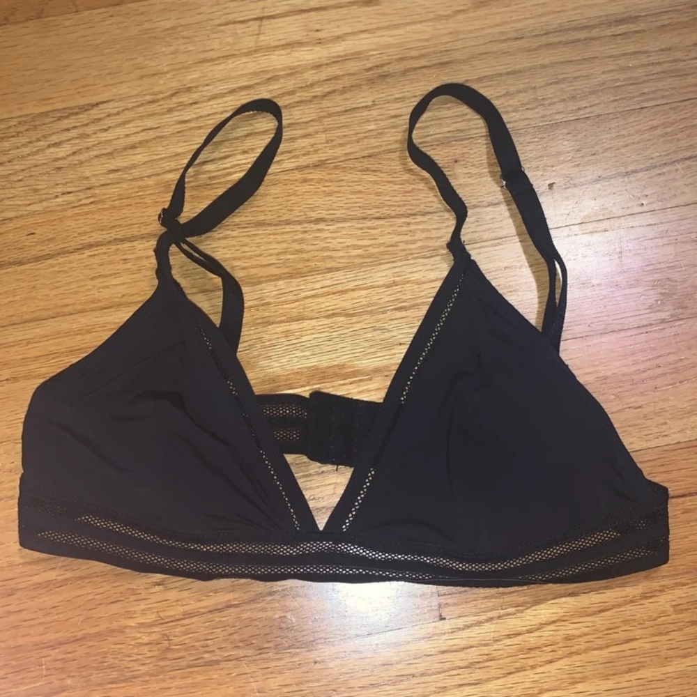 Danskin mesh-lined black bra